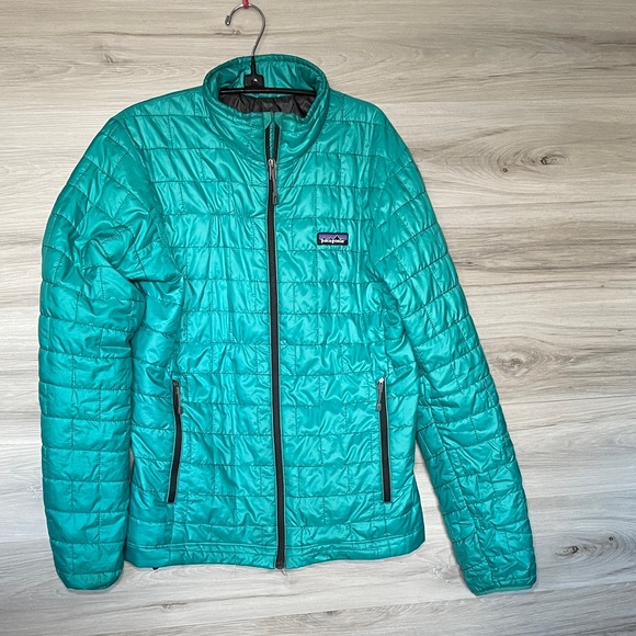Patagonia Jackets & Blazers - Women's Patagonia Full Zip Quilted Puffer, S